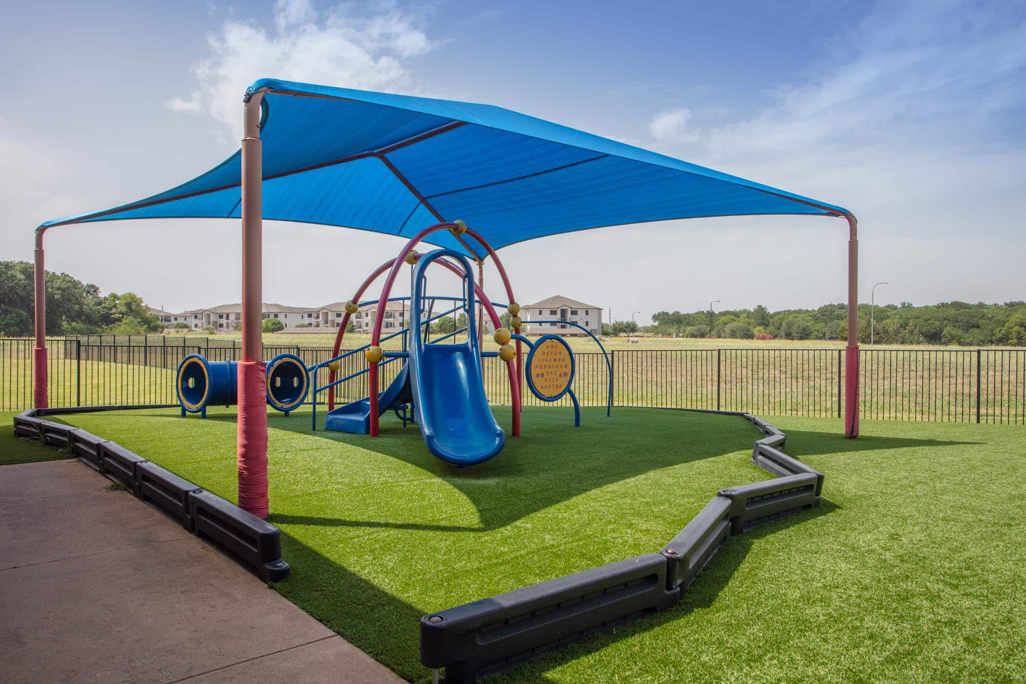 Is Artificial Grass Too Hot In Summer? Artificial Grass Pros