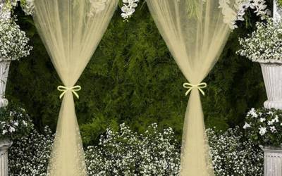 9 Artificial Grass Backdrop Ideas