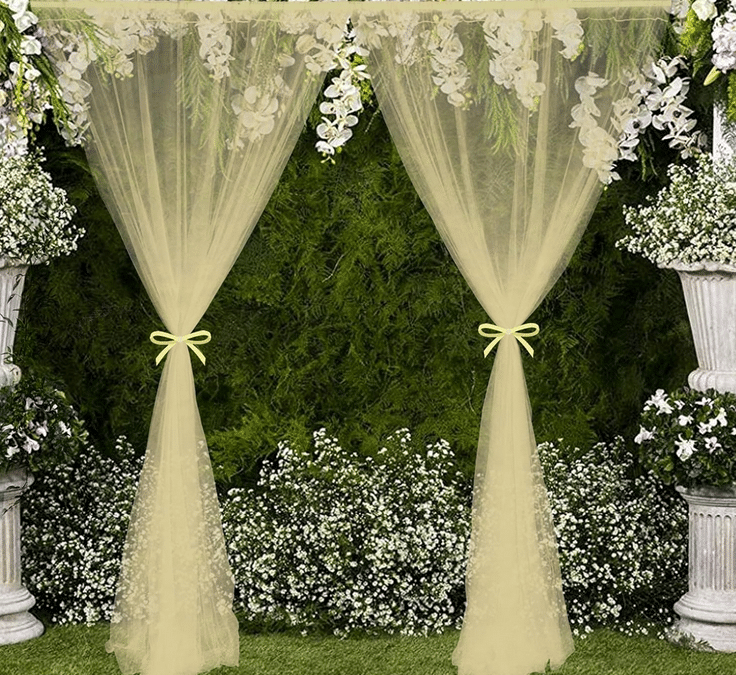 9 Artificial Grass Backdrop Ideas