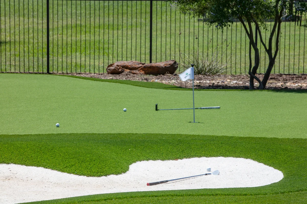 Backyard putting green in Houston