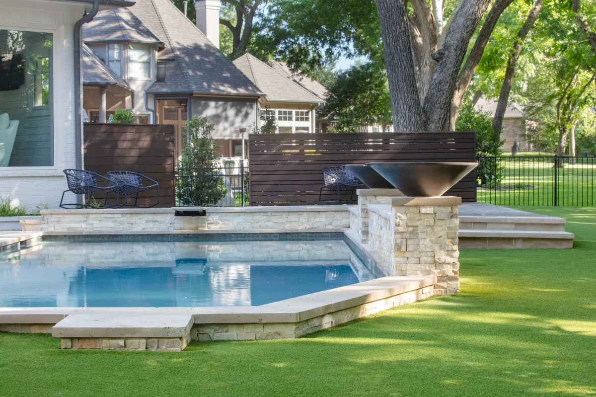 An installation of artificial turf and artificial grass in an backyard in Sarasota